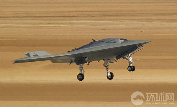 資料圖：X-47B無人機(jī)進(jìn)行飛行測(cè)試。