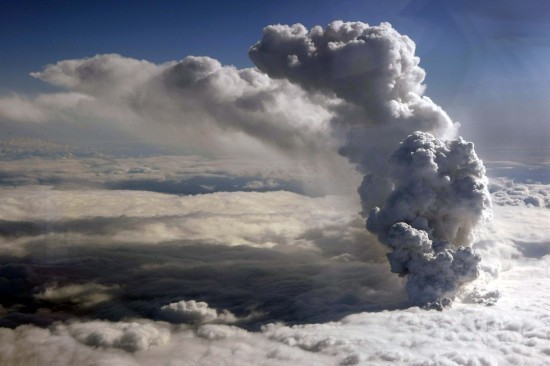 冰島火山灰使北歐成禁飛區(qū)數(shù)十萬(wàn)旅客受阻(圖)