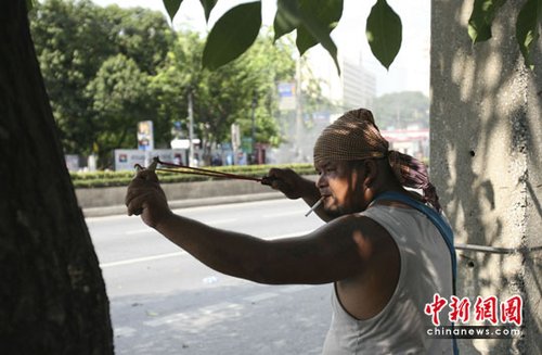 組圖：泰國(guó)紅衫軍和軍警發(fā)生沖突