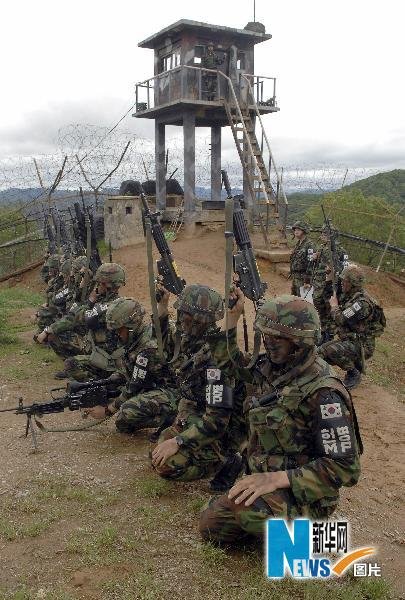 韓國(guó)軍隊(duì)在韓朝邊界舉行軍演(組圖)