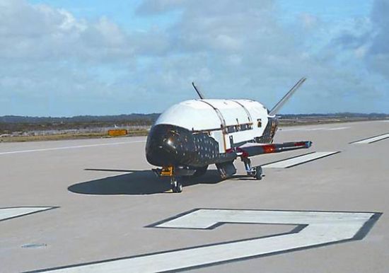 X-37B，美國空軍軌道試驗飛行器src=