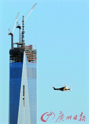 美警用直升機(jī)在空中巡邏。