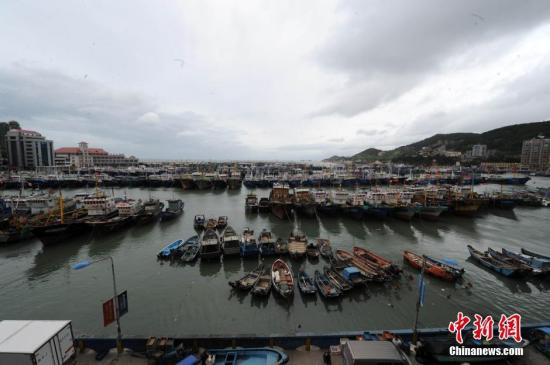 “尼伯特”減弱為臺(tái)風(fēng)　攜狂風(fēng)暴雨襲閩10日離開(kāi)