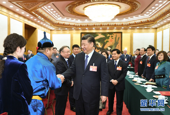 3月5日，中共中央總書記、國家主席、中央軍委主席習近平參加十三屆全國人大二次會議內(nèi)蒙古代表團的審議。 新華社記者 謝環(huán)馳 攝